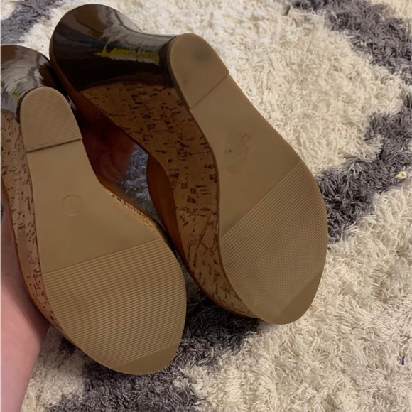 Charming Charlies Size 7 Platform Wedge Heels Open Toe Faux Leather - Picture 3 of 9